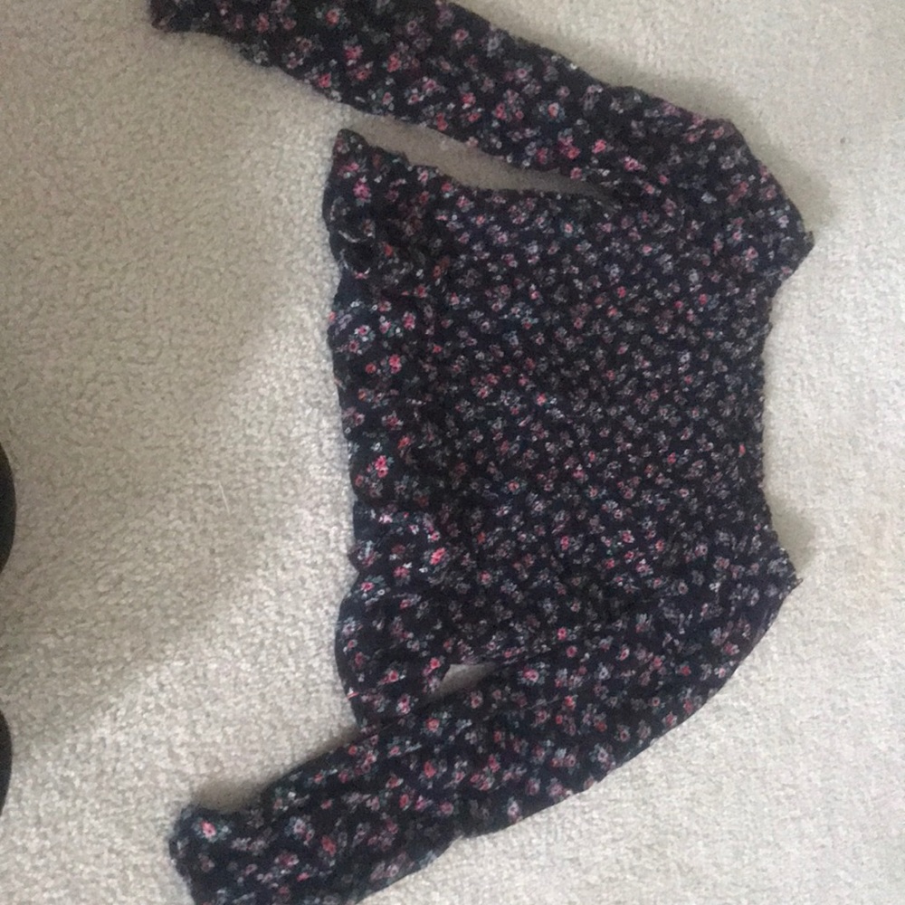 Floral mesh type off the shoulder shirt